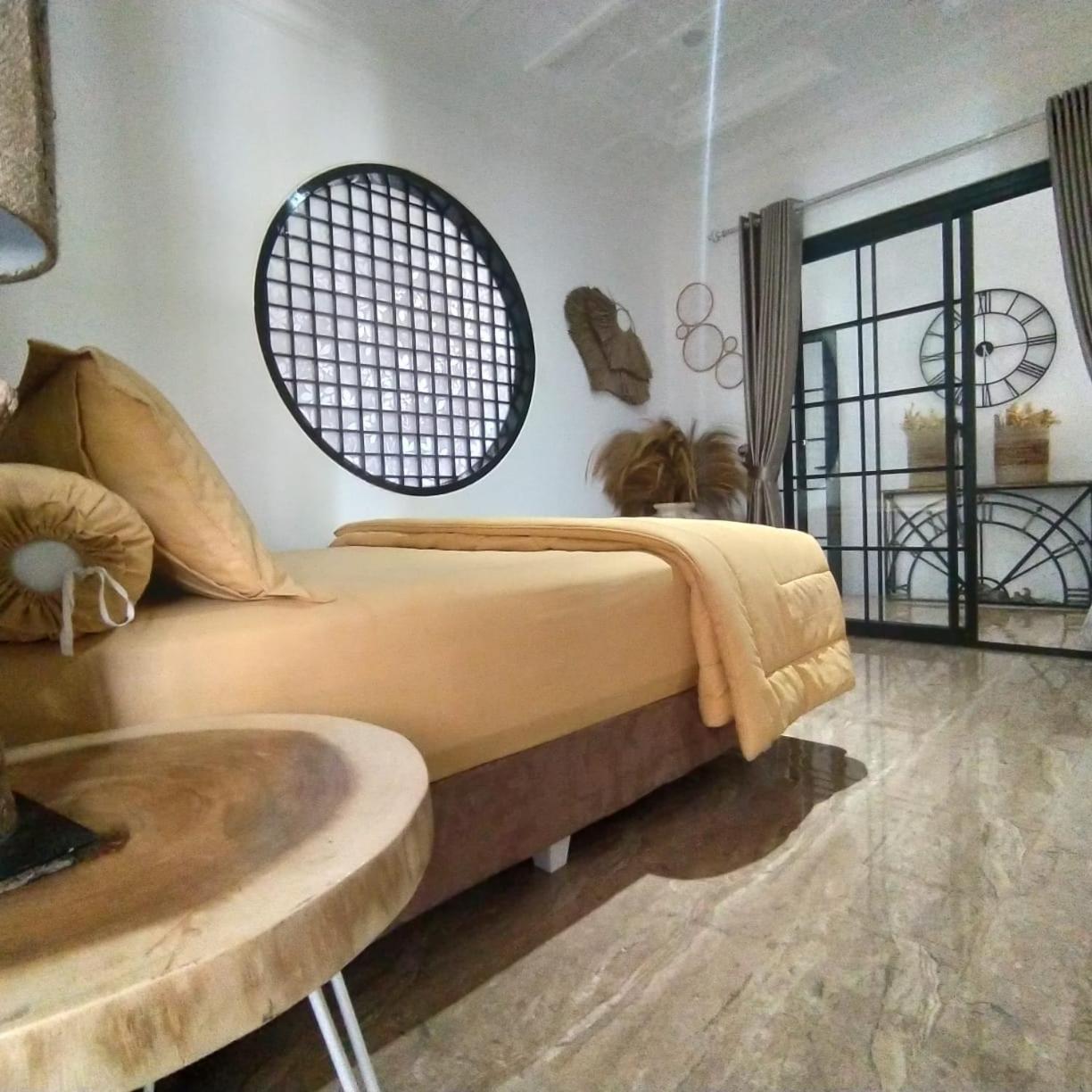 Villa Kota Bunga Malini 7 Cinengangirang 外观 照片
