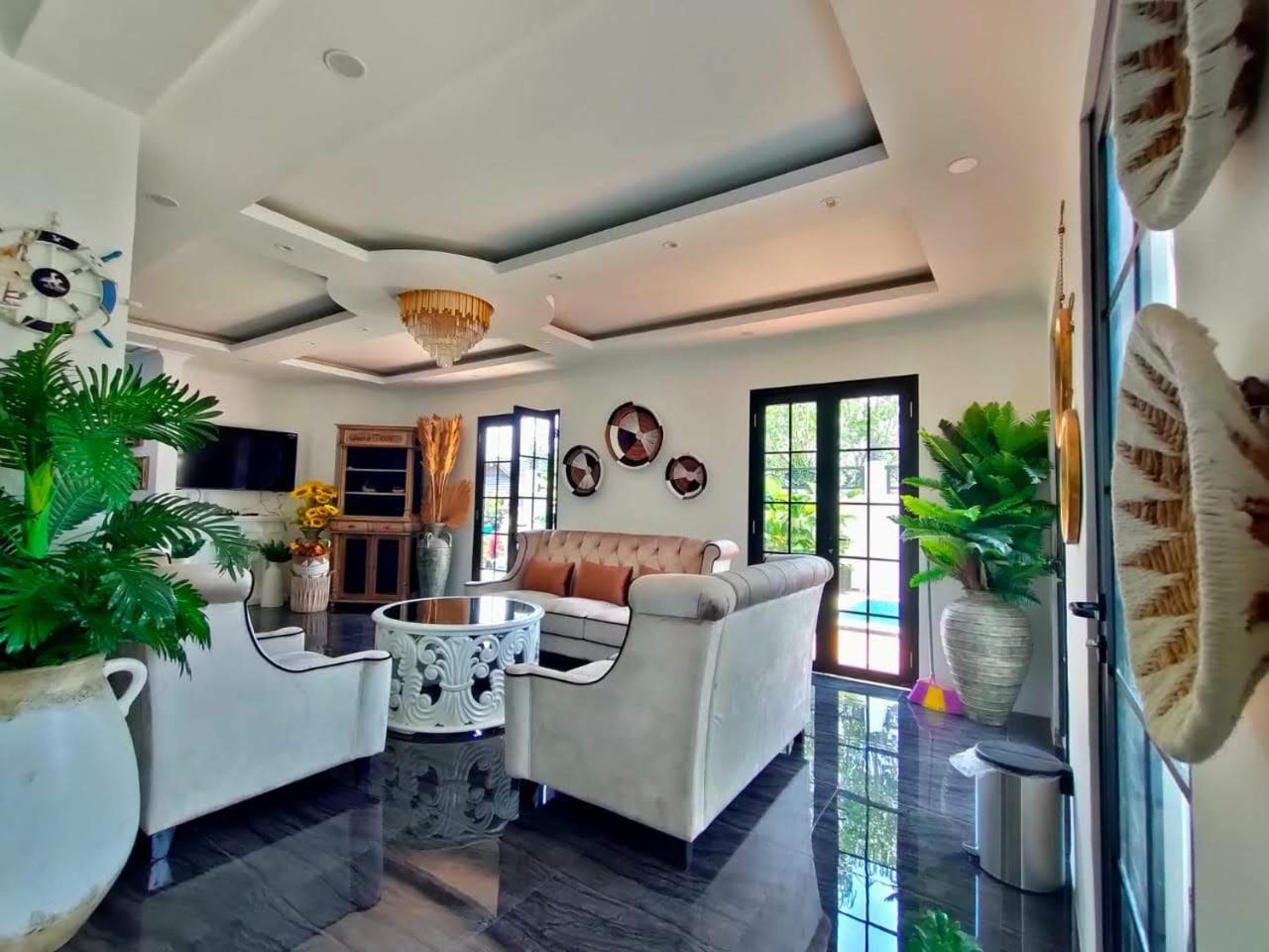 Villa Kota Bunga Malini 7 Cinengangirang 外观 照片