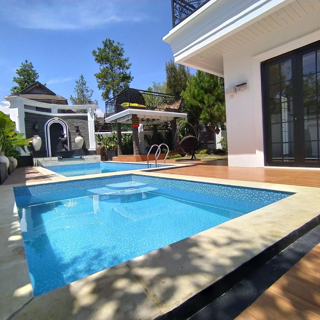 Villa Kota Bunga Malini 7 Cinengangirang 外观 照片
